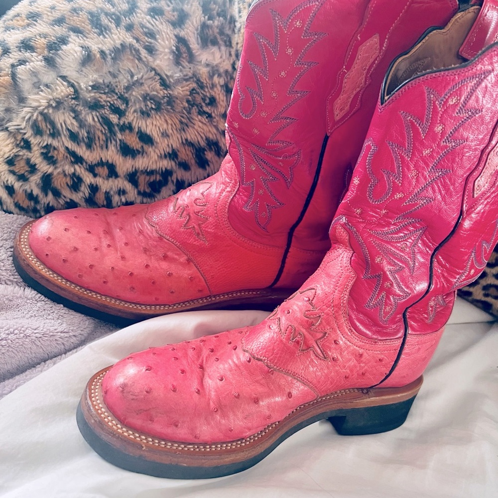 Luccese Beautiful rare ostrich pink “barn boots” woman size 8